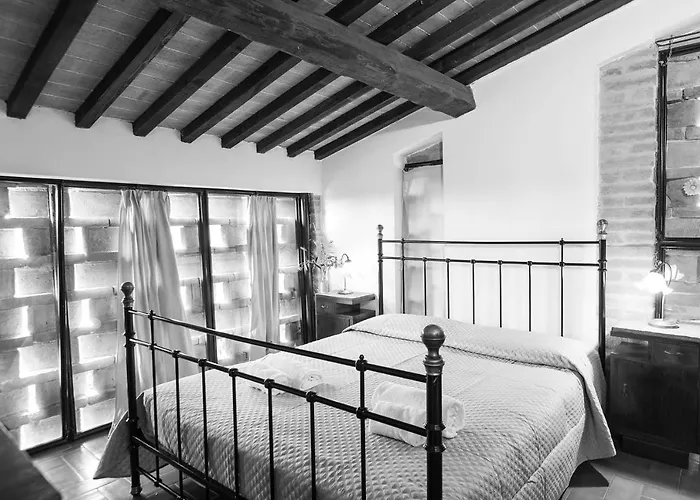 Podere San Giorgio בית חווה פאלאיה